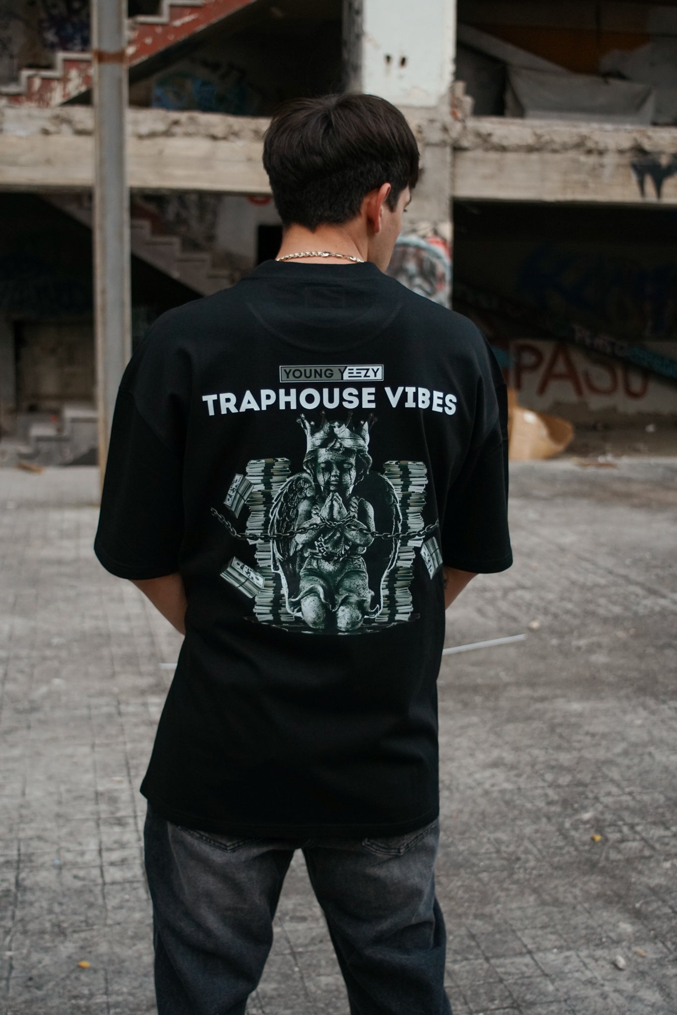 Playera oversize TRAPHOUSE 240 grms Negro